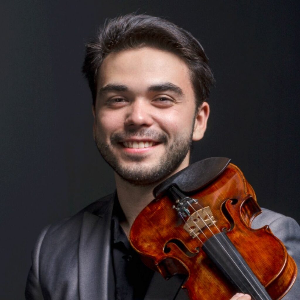 Román Kholmatov violin