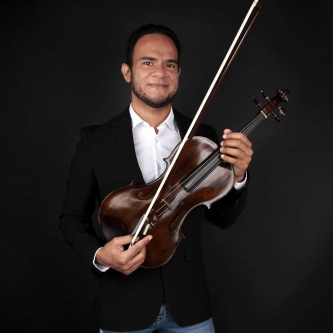 Carlos Corales Viola